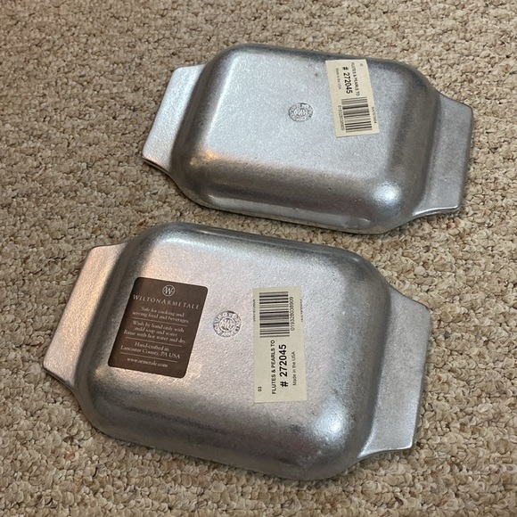 2 Wilton Armetale trays. Flute and Pearls #272045 - Picture 8 of 11